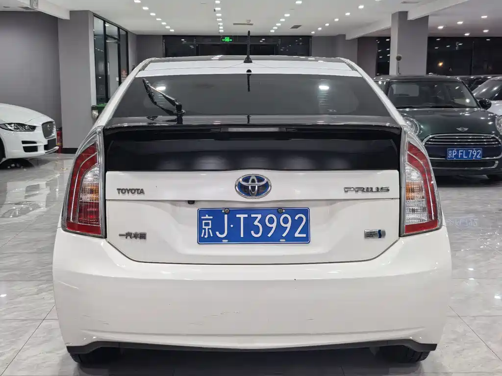 Prius 2012 model Luxury Advanced Edition