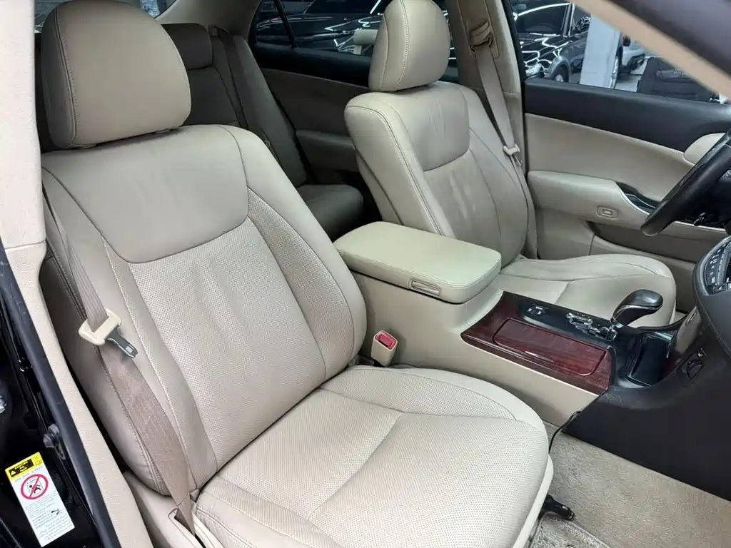 2011 Crown Royal Leather Sunroof Special Edition