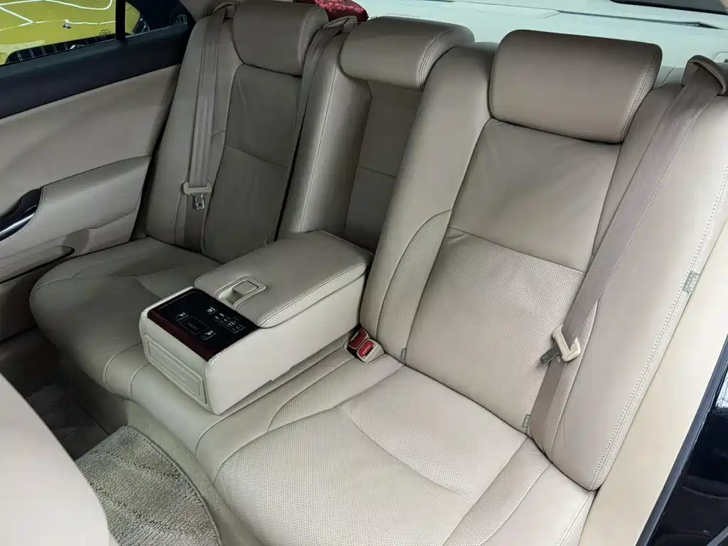 2011 Crown Royal Leather Sunroof Special Edition