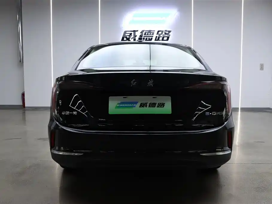 Hongqi E-QM5 2025 Edition 500km Rental Version