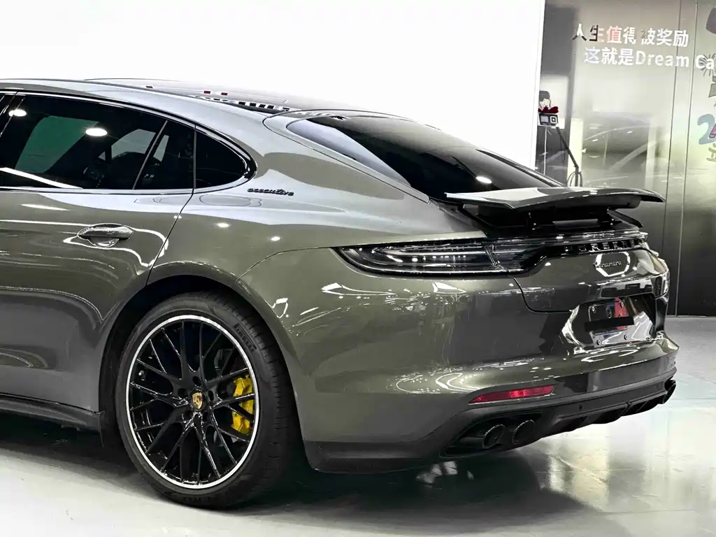 Panamera 2023 Executive Long Platinum Edition 2.9T