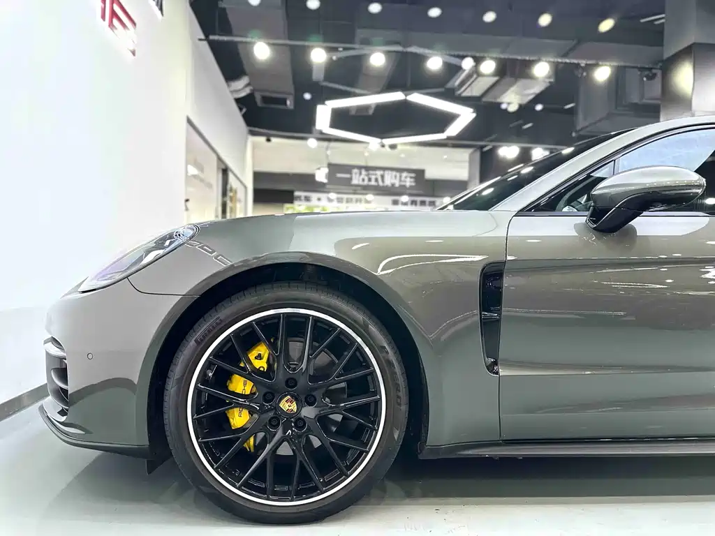 Panamera 2023 Executive Long Platinum Edition 2.9T