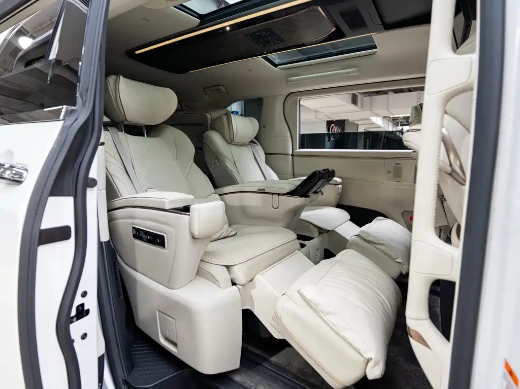 Lexus LM 2023 350h 7-Seat Grandeur Edition