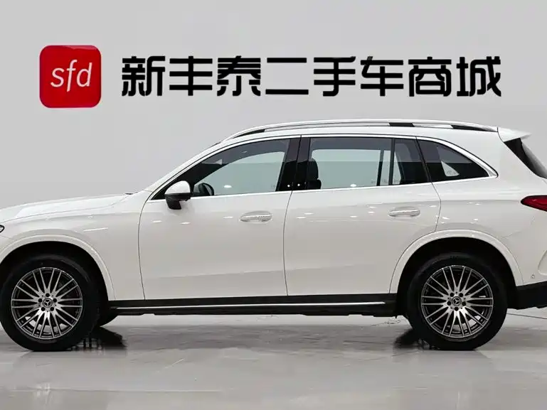 Mercedes-Benz GLC 2023 Facelift 260 L 4MATIC Dynamic Edition 5-Door