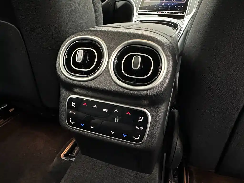 Mercedes-Benz GLC 2023 Facelift 260 L 4MATIC Dynamic Edition 5-Door