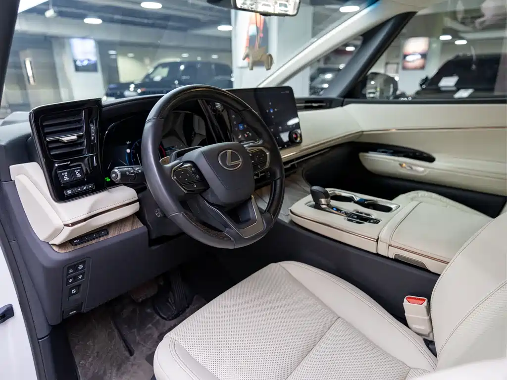 Lexus LM 2023 350h 7-Seat Grandeur Edition