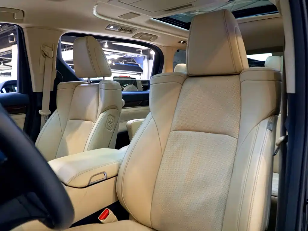 Alphard 2015 Luxury Edition