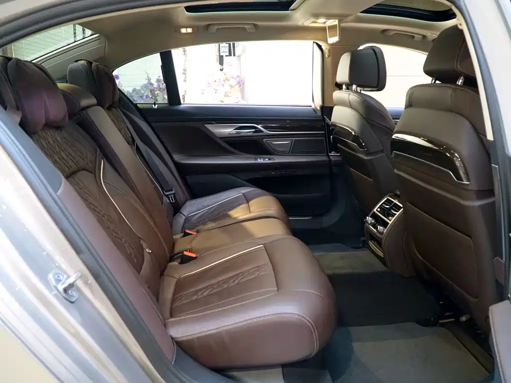 BMW 7 Series 2021 730Li Luxury Package