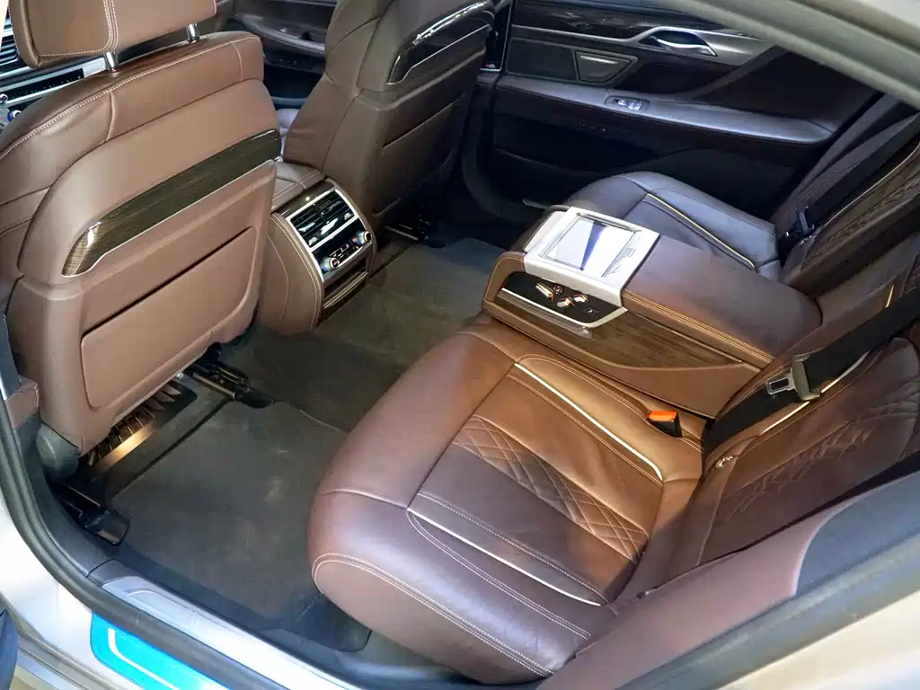 BMW 7 Series 2021 730Li Luxury Package