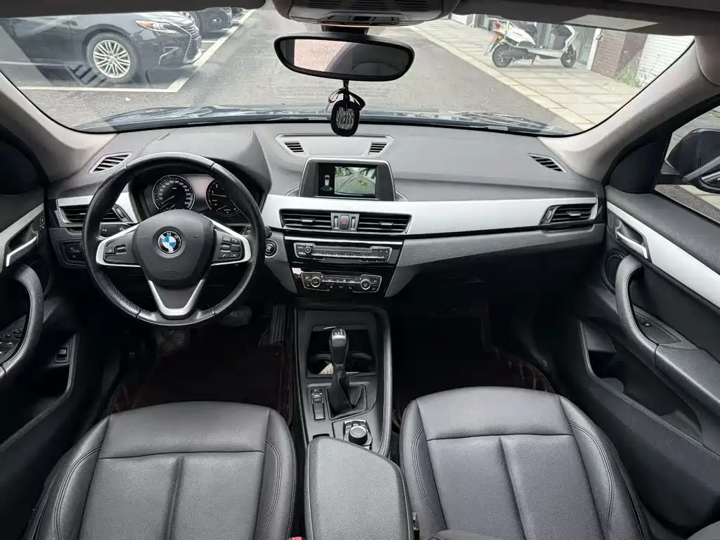 BMW X1 2019 sDrive20Li Leading Edition