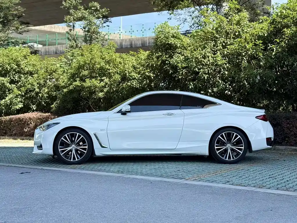 Infiniti Q60 2017 2.0T Luxury Edition