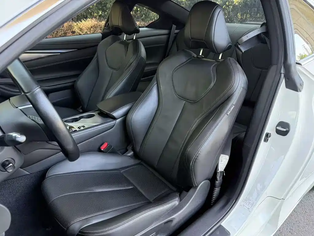 Infiniti Q60 2017 2.0T Luxury Edition
