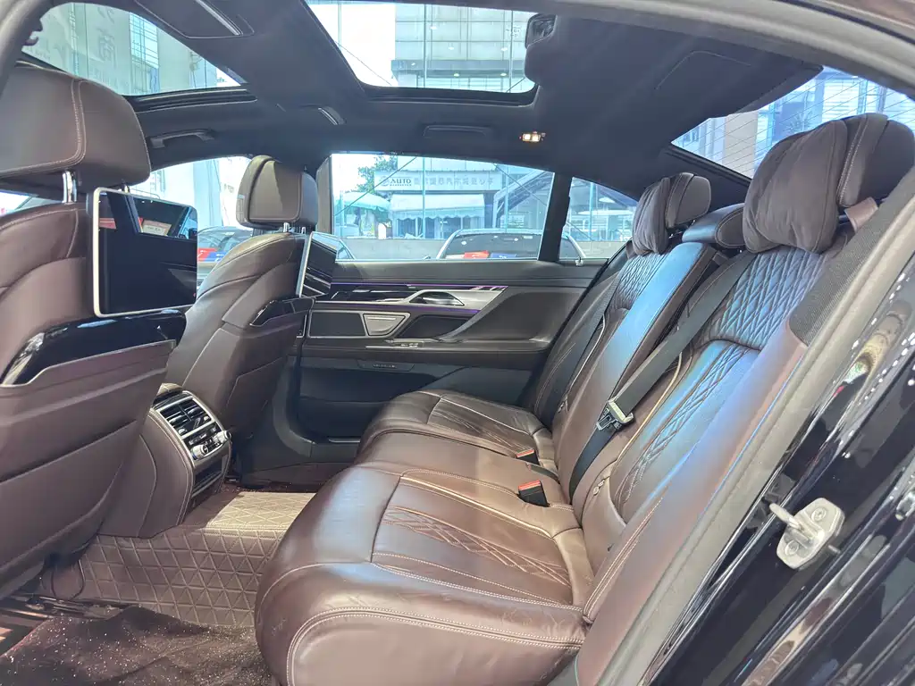 BMW 7 Series 2021 730Li M Sport Package
