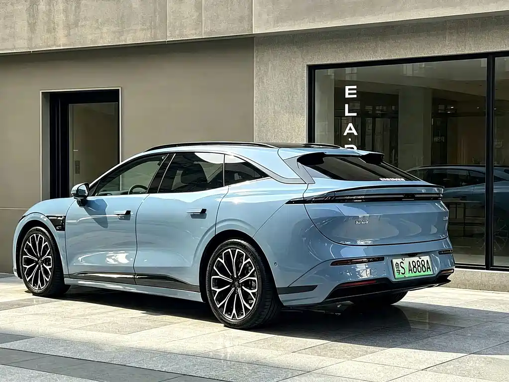 Jizhe 007 GT 2025 Edition Four-Wheel Drive Intelligent Driving Version 75kWh