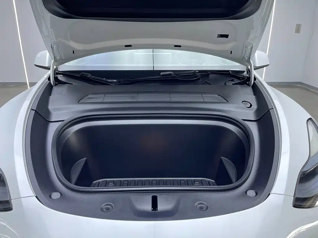 Model Y 2024 Rear-Wheel Drive Edition