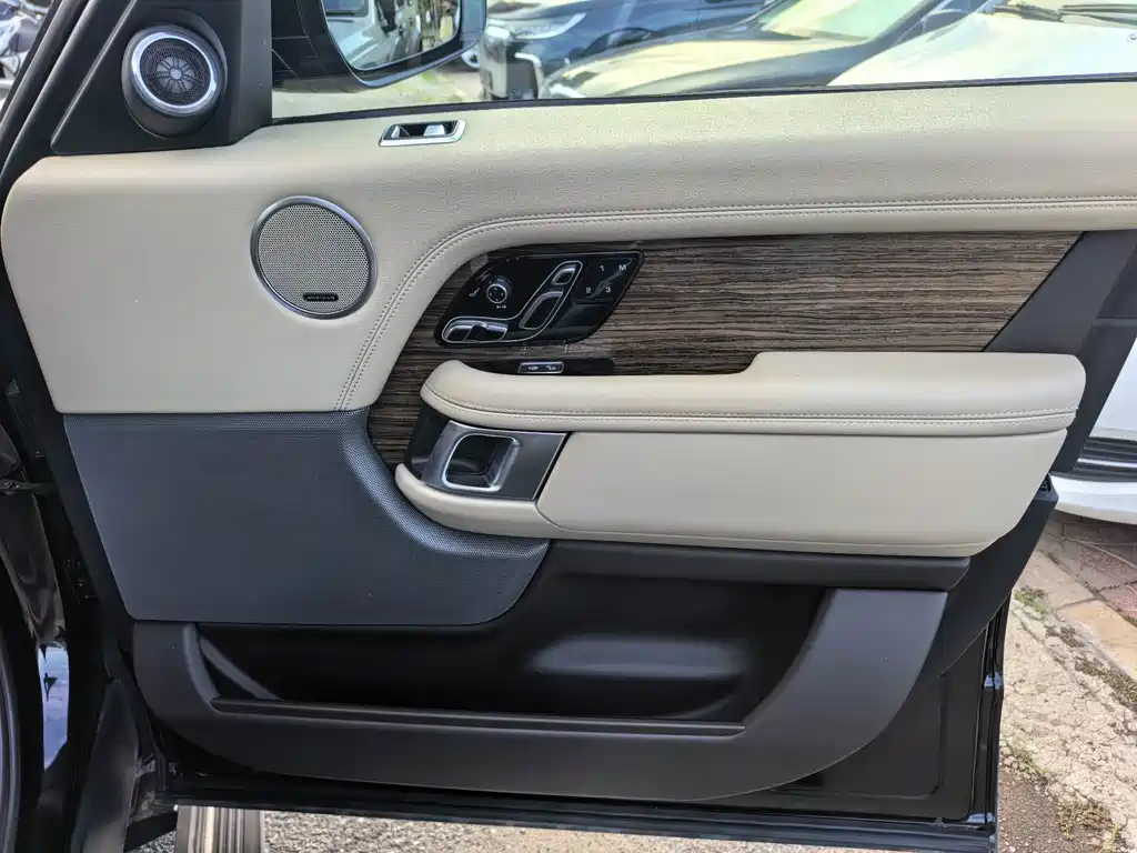 Range Rover 2019 3.0 SCV6 Legacy Edition