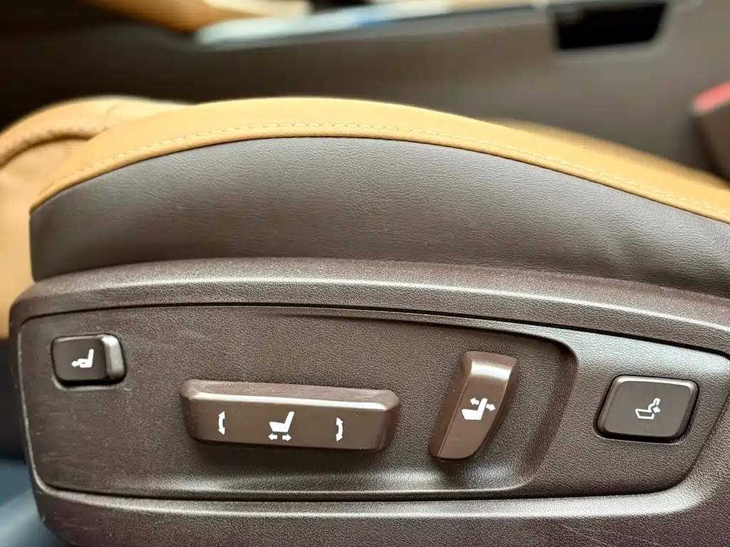 Lexus ES 200 Elite Edition 2015