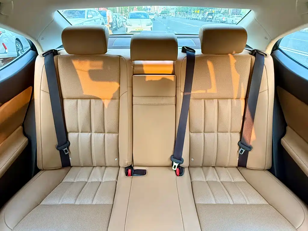 Lexus ES 200 Elite Edition 2015