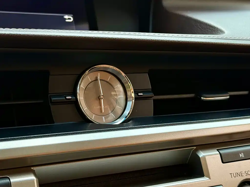 Lexus ES 200 Elite Edition 2015