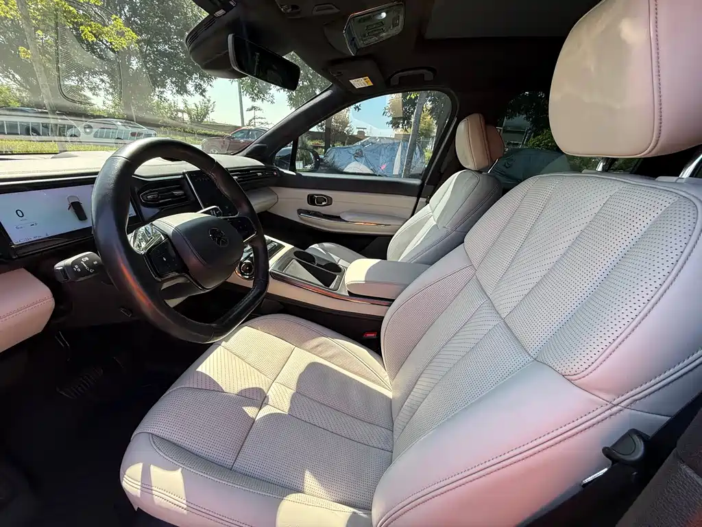 NIO ES8 2020 Model 415KM Signature Edition Six-Seater
