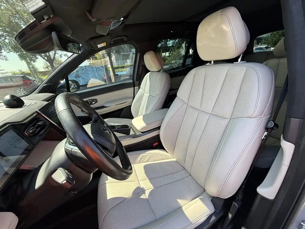 NIO ES8 2020 Model 415KM Signature Edition Six-Seater