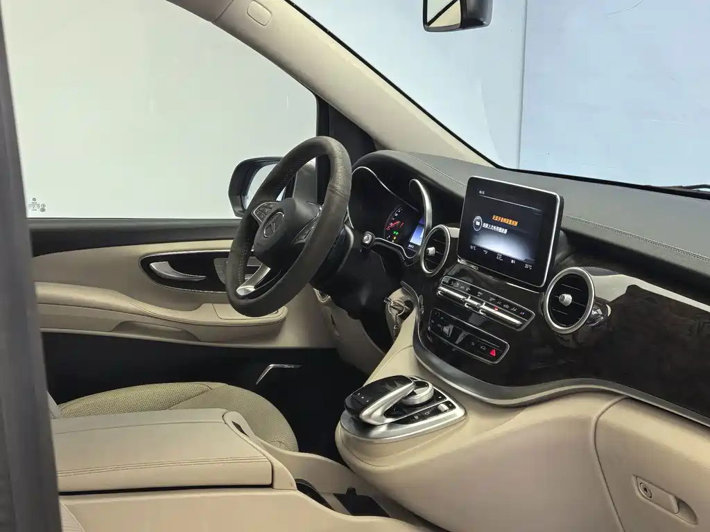 Mercedes-Benz V-Class 2018 V 260 Luxury Edition Euro VI