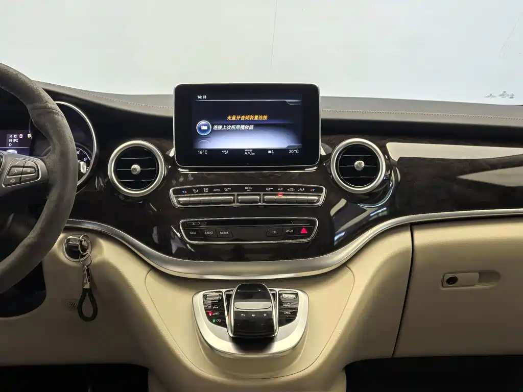 Mercedes-Benz V-Class 2018 V 260 Luxury Edition Euro VI
