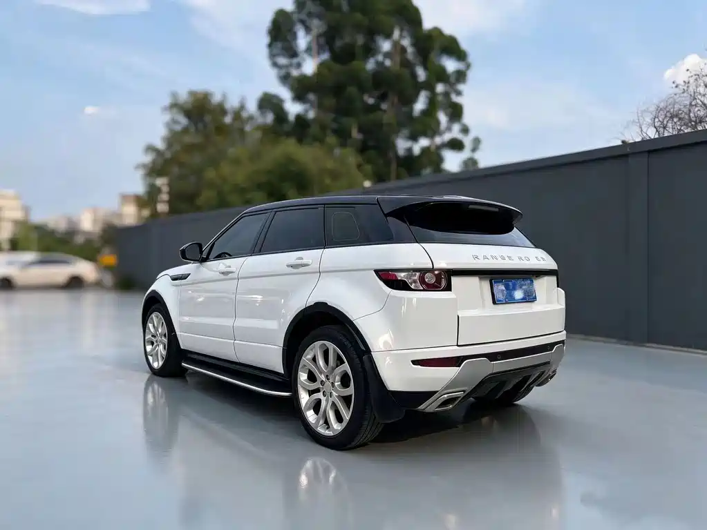 Range Rover Evoque (Import) 2015 Model 2.0T 5-Door Prestige Edition