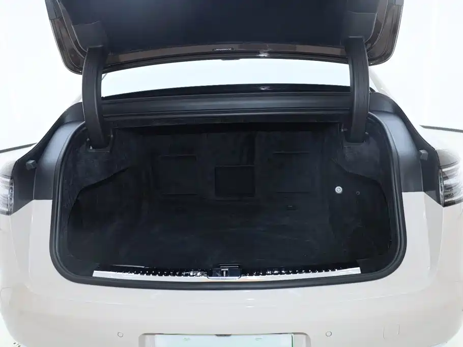 尊界S800 2025 Edition Range-Extended Starlight Executive Version 4-Seater (192-line LiDAR)
