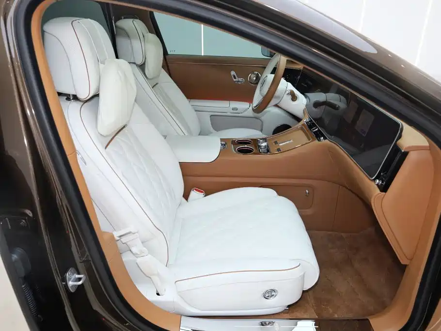 尊界S800 2025 Edition Range-Extended Starlight Executive Version 4-Seater (192-line LiDAR)