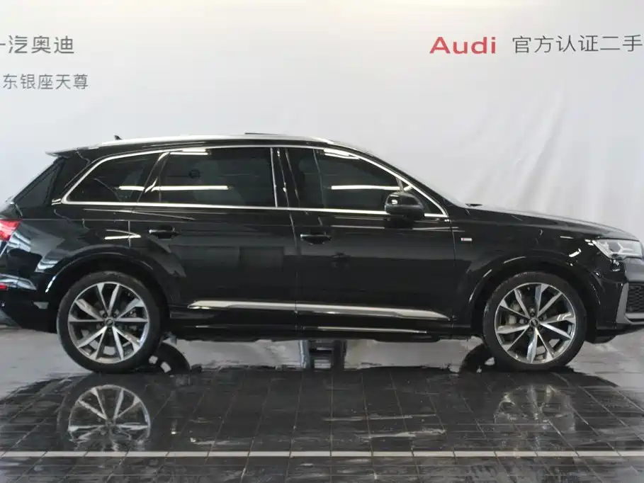 Audi Q7 2023 55 TFSI quattro S line Sport Coupe