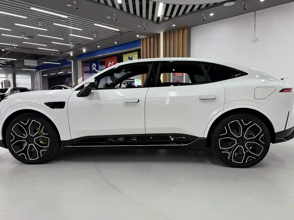 Avatr 11 2023 Harmony 90kWh Lux Edition
