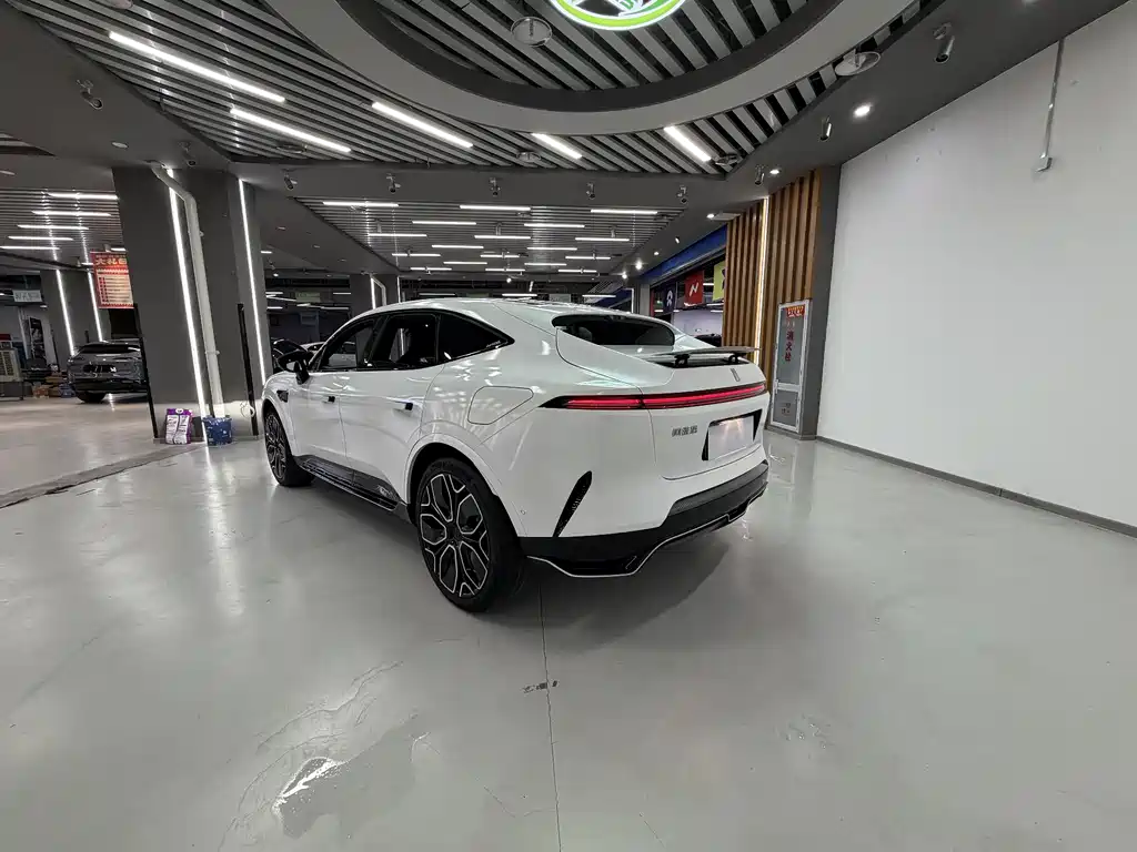 Avatr 11 2023 Harmony 90kWh Lux Edition