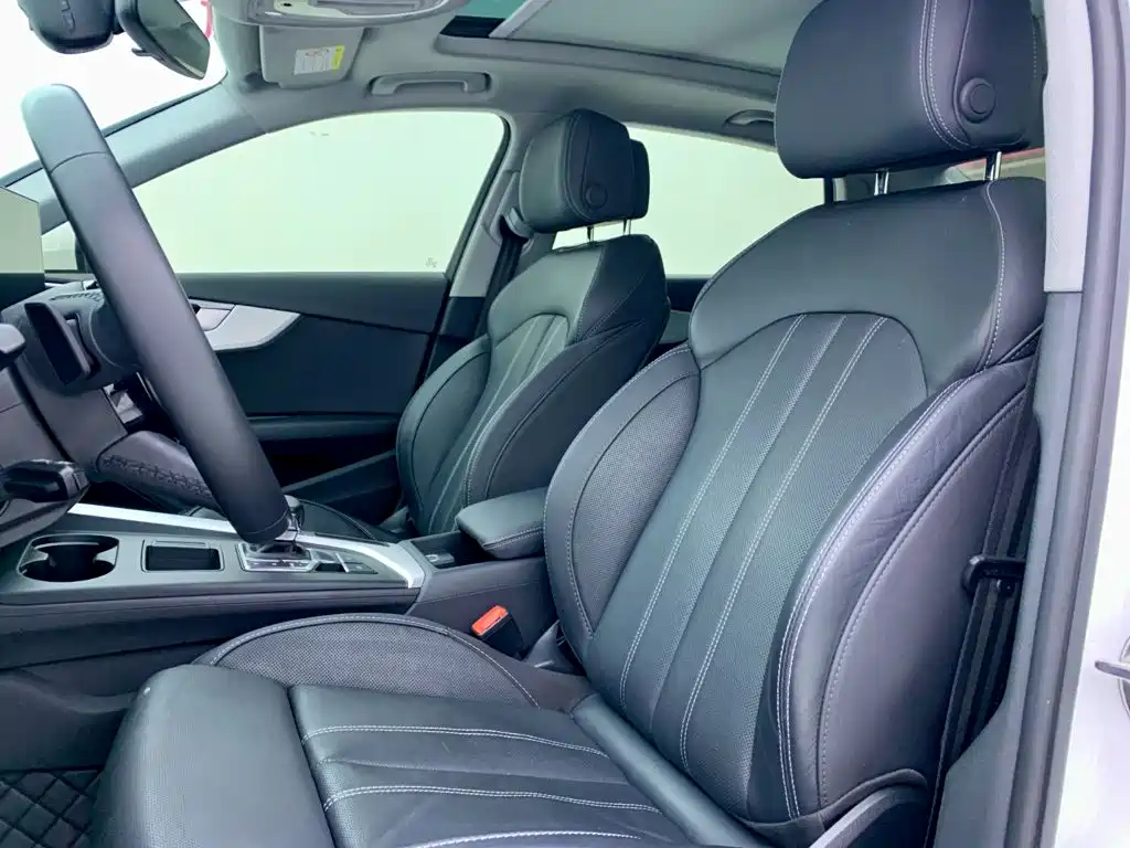 Audi A4L 2023 40 TFSI Fashion Dynamic Edition