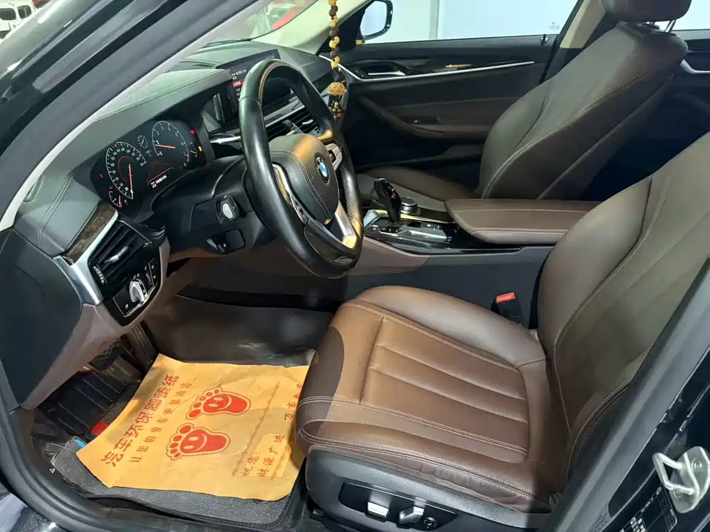 BMW 5 Series 2019 Facelift 525Li Luxury Package