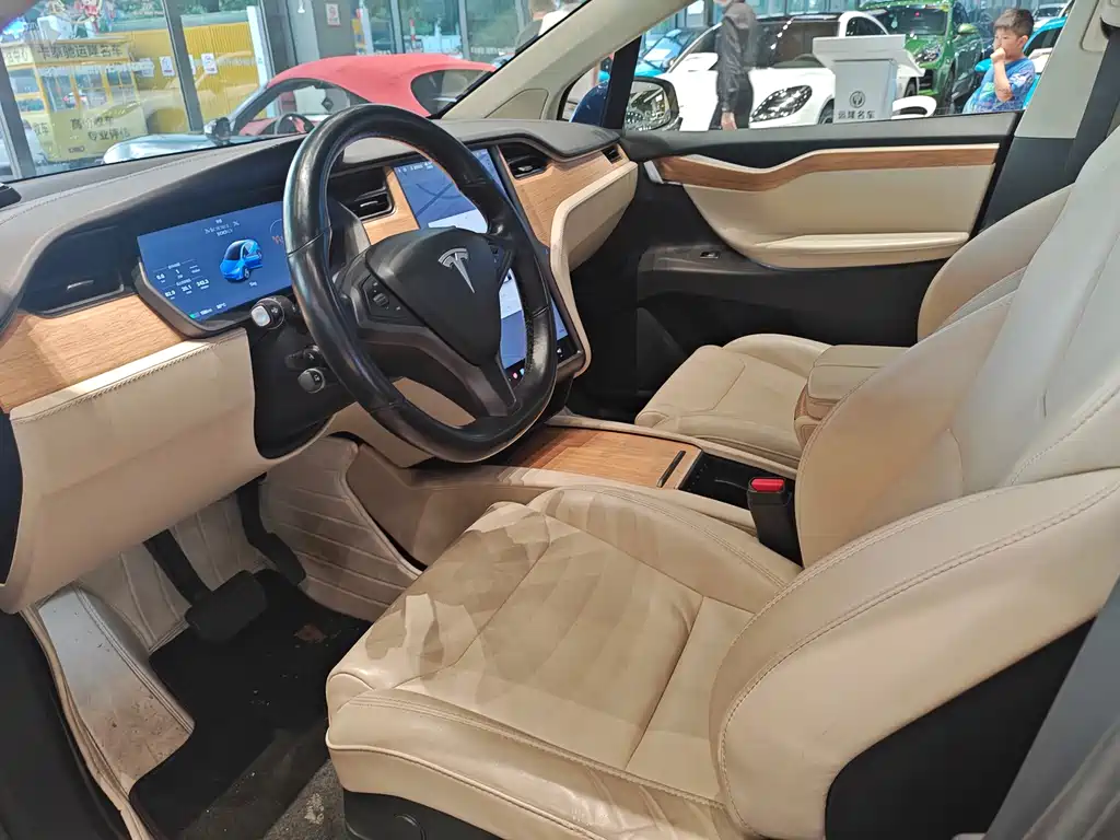 Model X 2017 Long Range Version