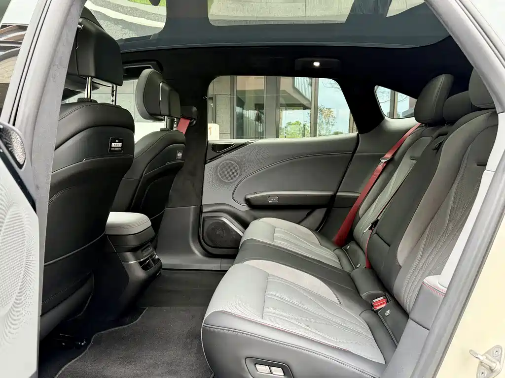 Jizhe 007 GT 2025 Edition Four-wheel Drive Intelligent Driving Version 75kWh