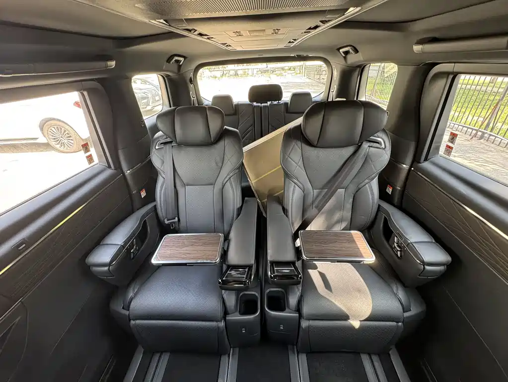 Alphard 2025款 Hybrid 2.5L Premium Gold Edition