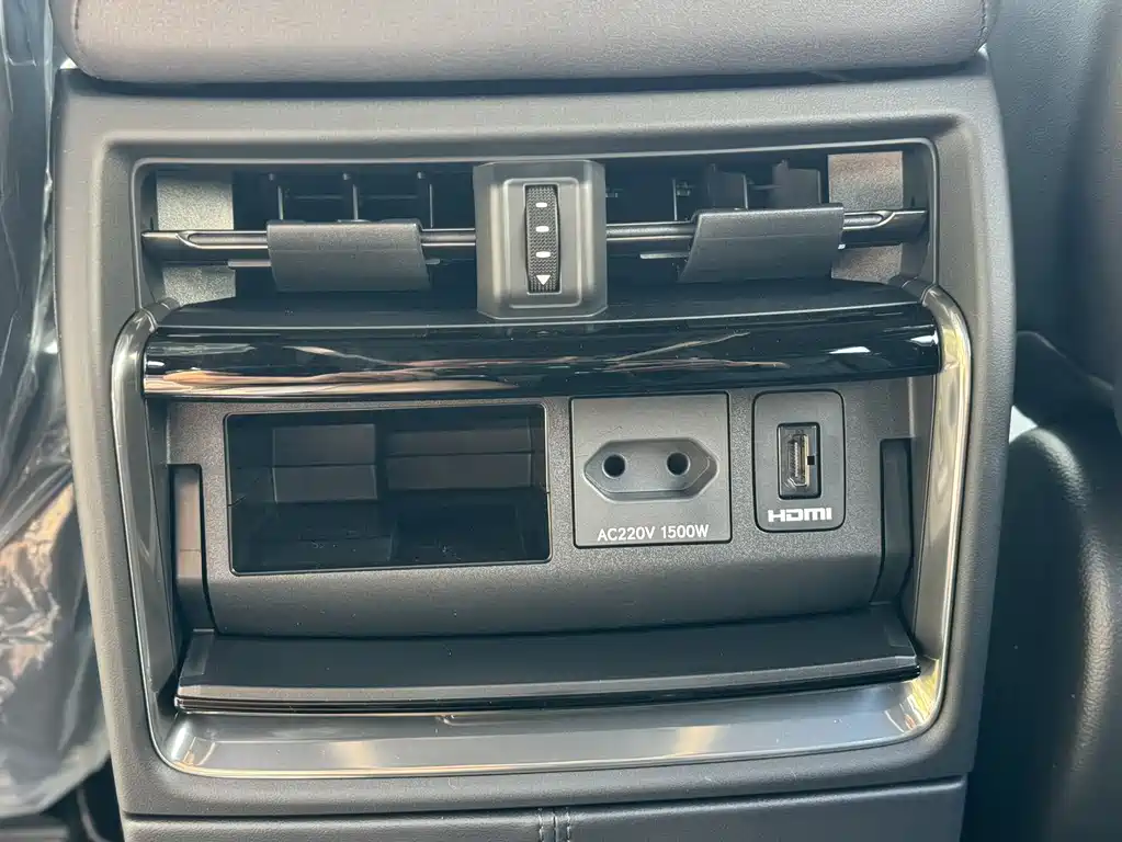 Alphard 2025款 Hybrid 2.5L Premium Gold Edition