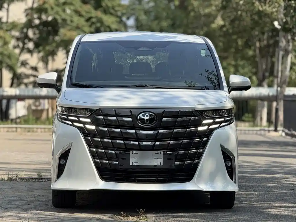 Alphard 2025款 Hybrid 2.5L Premium Gold Edition
