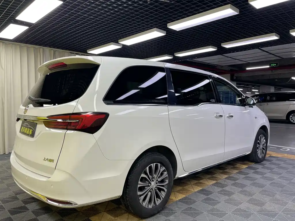 Buick GL8 2023 Luxury Edition