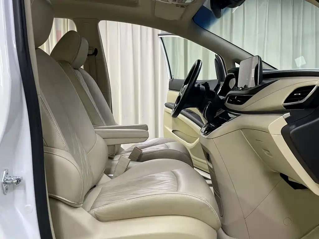 Buick GL8 2023 Luxury Edition