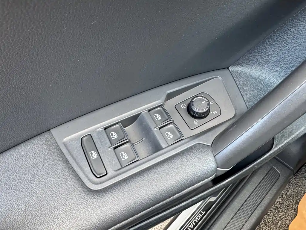 Tiguan L 2021 330 TSI Automatic Two-wheel Drive Smart Enjoy Edition