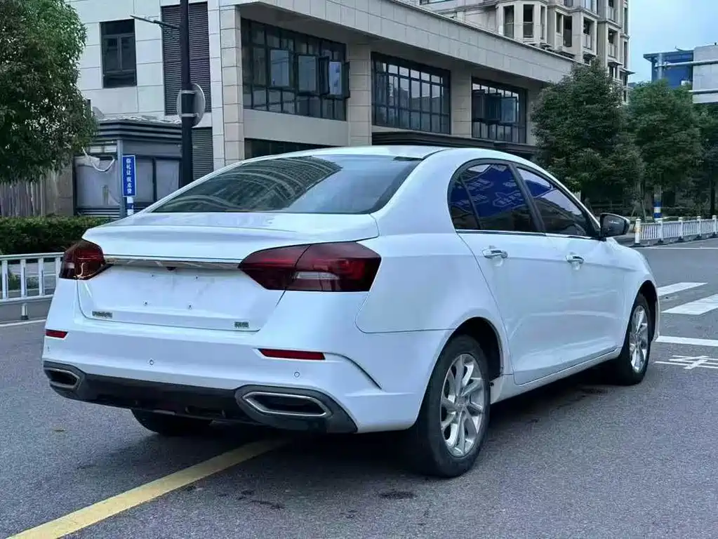 Emgrand UP 2021 1.5L CVT Leading Edition