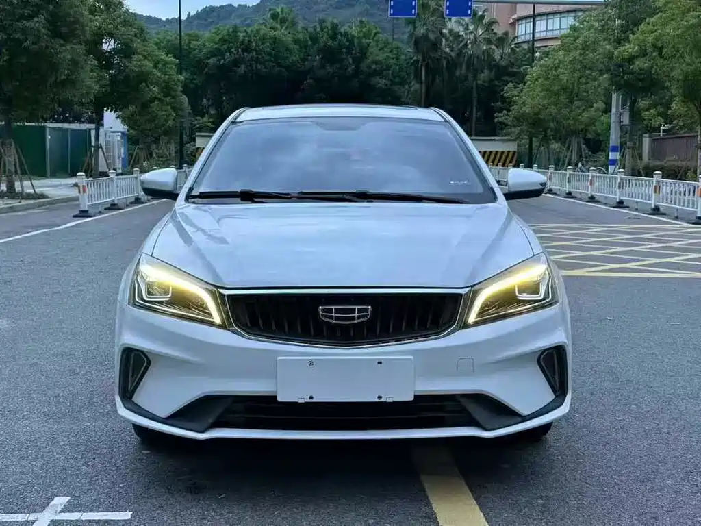 Emgrand UP 2021 1.5L CVT Leading Edition