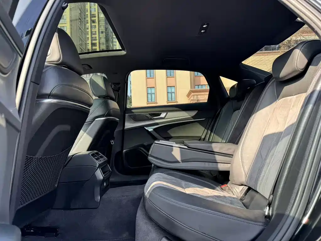 Audi A6L 2022 40 TFSI Luxury Dynamic Edition