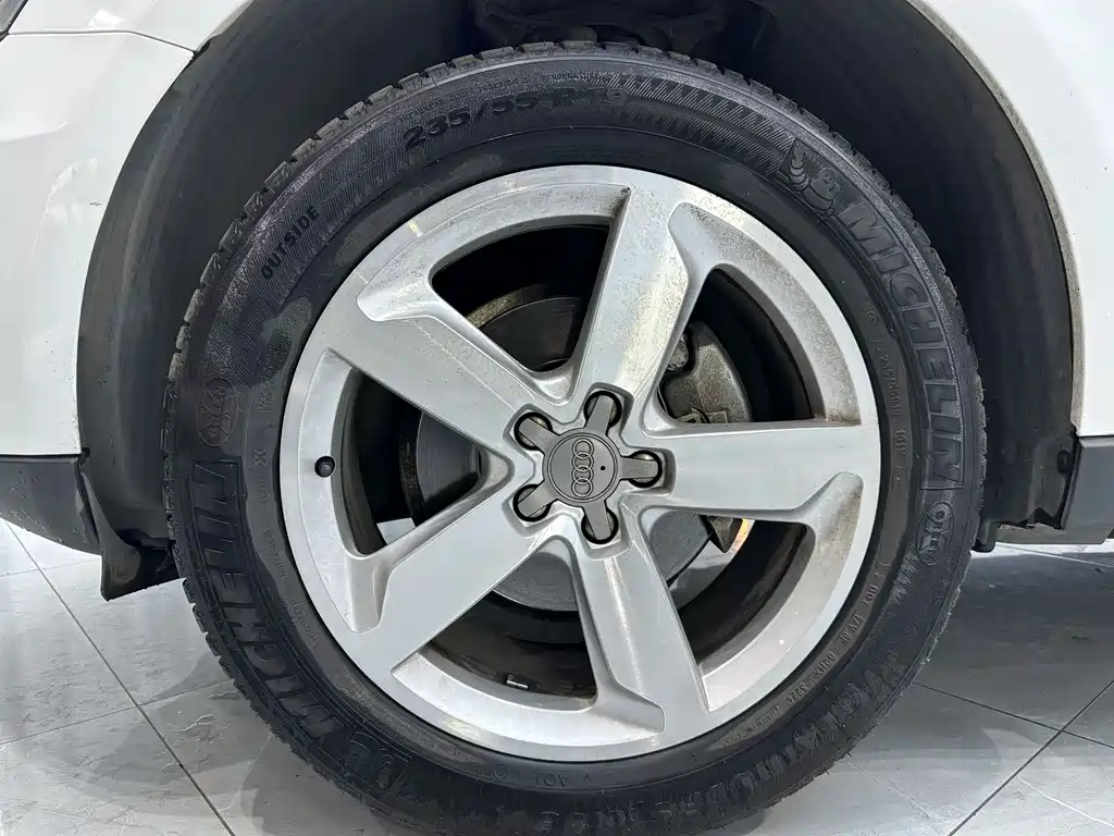 Audi Q5 2013 model 40 TFSI Technology Edition