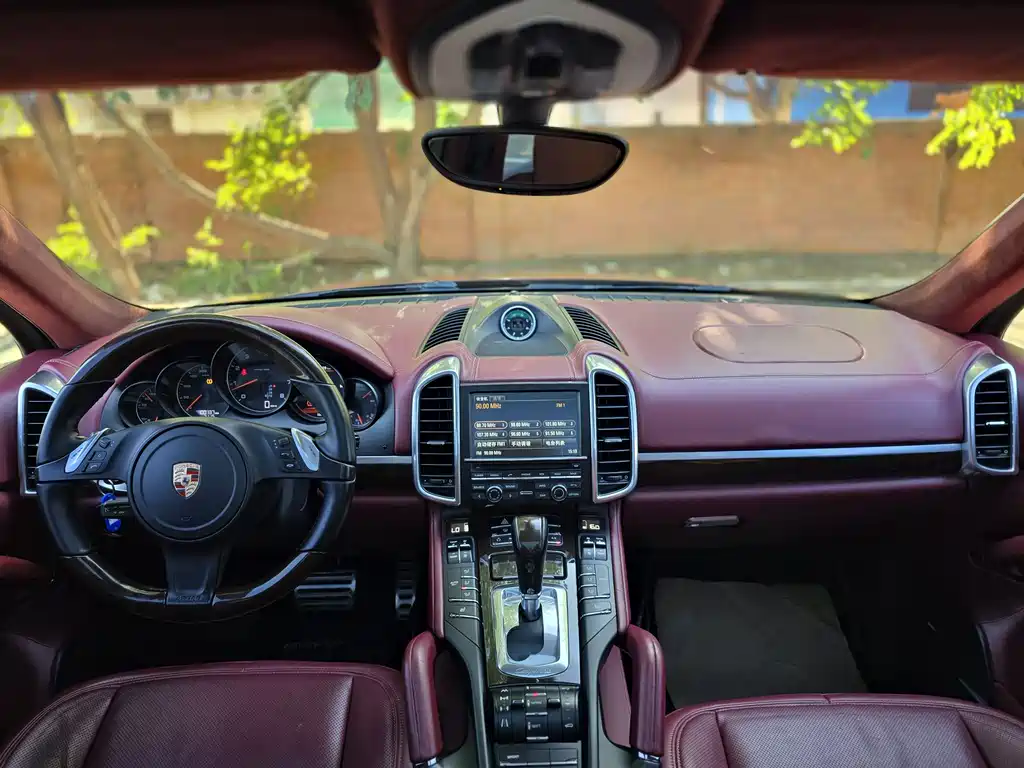 Cayenne 2014 Platinum Edition 3.0T