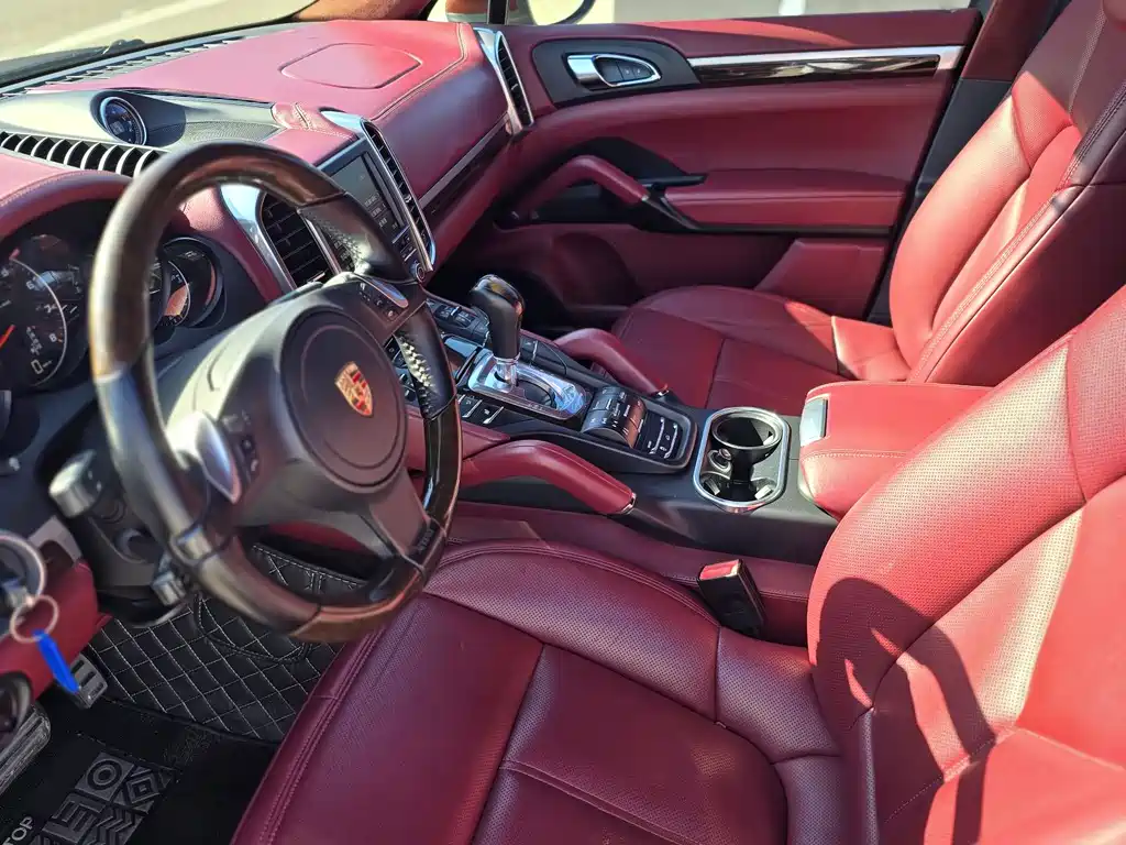 Cayenne 2014 Platinum Edition 3.0T
