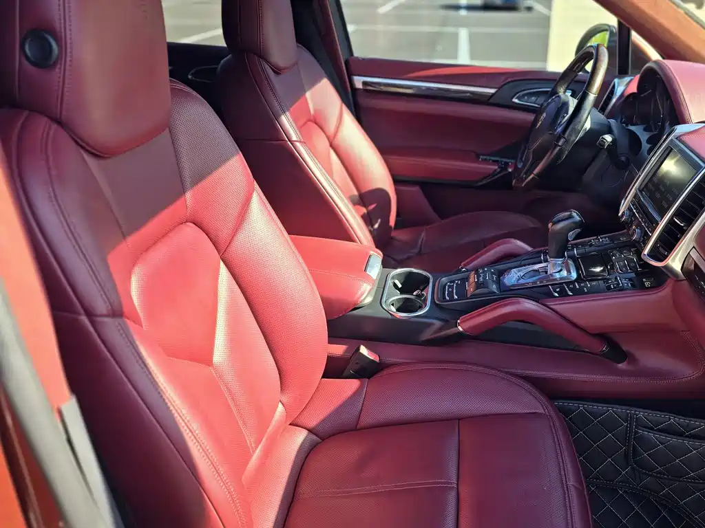 Cayenne 2014 Platinum Edition 3.0T